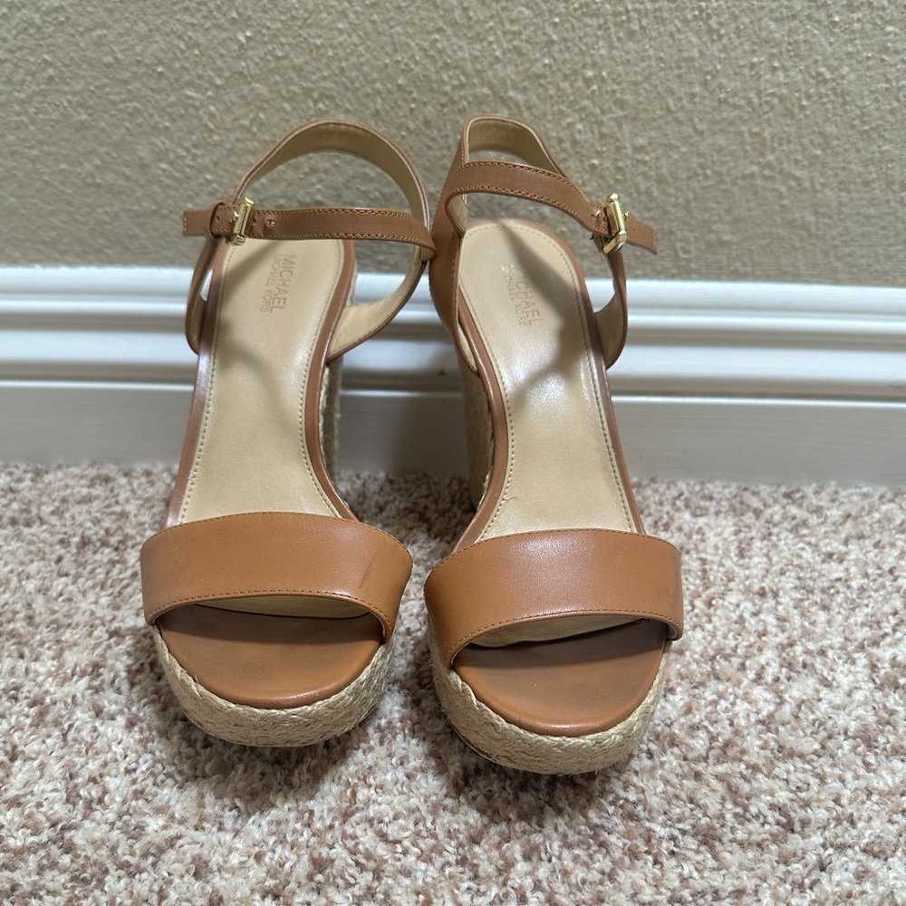 Michael Kors platform sandals Tan